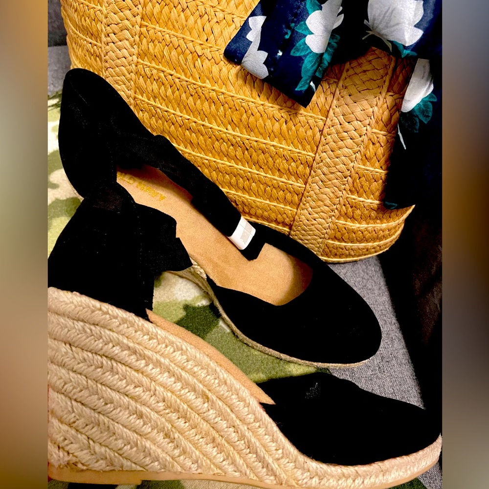 *Brand New Old Navy. 8, Espadrilles/Platforms/Wedge Ankle Ribbon Tie🎀Closed Toe